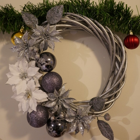 Silver Handmade wreath - Picture 3 of 3